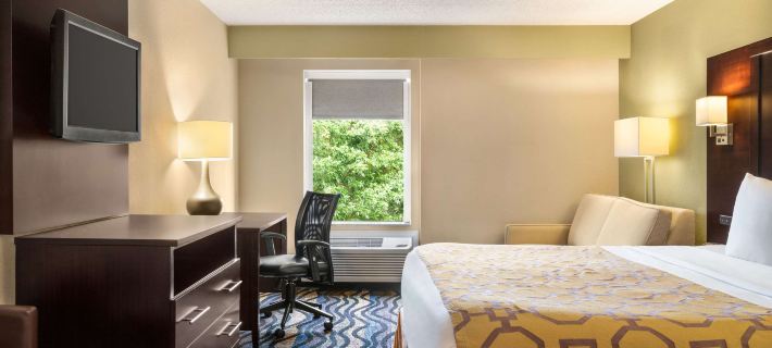 Baymont by Wyndham Georgetown Hotels in Scott County