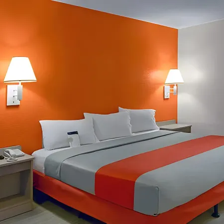 Super 8 by Wyndham Livermore