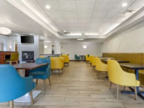 Comfort Inn & Suites LaVale - Cumberland Hoteles en La Vale