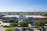 Holiday Inn Express & Suites Austin - Round Rock Hotels near American Eagle Outlet