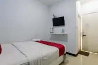 RedDoorz @ Garden Boulevard Citra Raya Tangerang Hotels near Kolam Renang Citra Raya