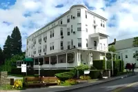 Colonial Inn Hotel di Ogunquit