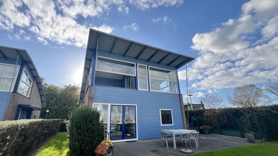 6 Pers. Modern Harbor House with Fenced Garden with the Lake View
