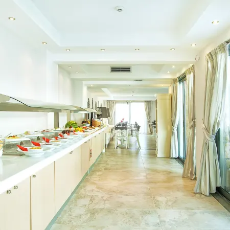 Core Hotel Polychrono