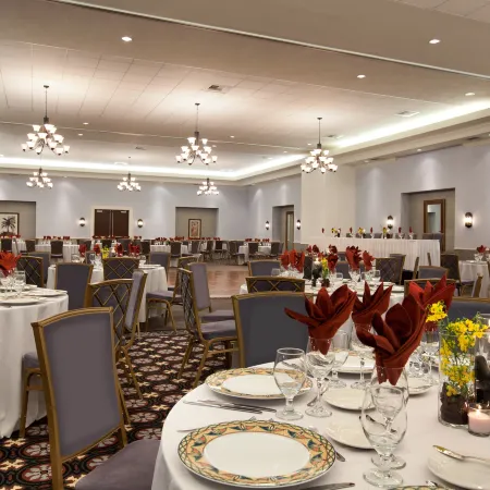 Embassy Suites by Hilton la Quinta Hotel & Spa