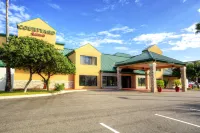 Courtyard McAllen Airport - Airport Shuttle