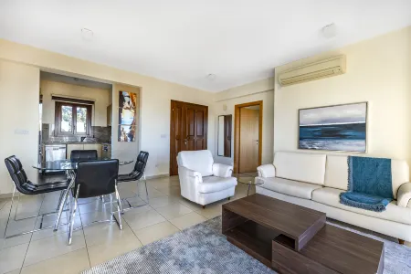 Perfect getaway for 2 with shared pool