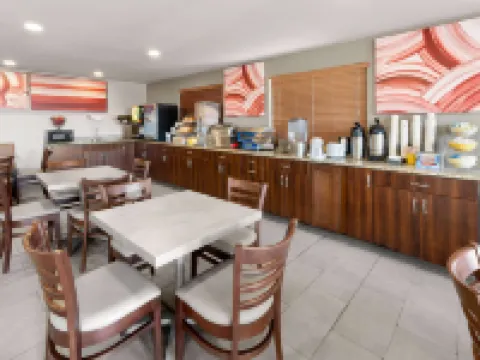 サイロ ホテル デンバー エアポート ア ラマダ バイ ウィンダム オーロラのホテル