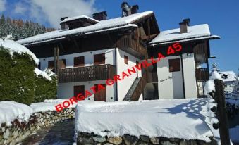 Appartamenti Anna Benedetti - Housity