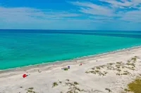 Fabulous Pool! ~ Game Room ~ Putt Putt Golf ~ Car Charger ~ Late Summer Specials