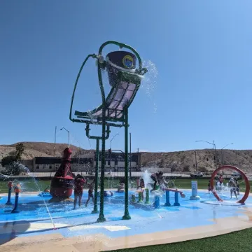 River Close, Newer Home! Great Neighborhood Minutes from Laughlin! Close to All!