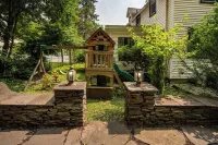 Modern 1910 Family Farmhouse W/ Stunning Mountain VIEWS! Minutes to Belleayre