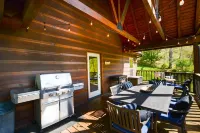 Private Cabin - Lakefront, Dock, Fishing, Swim, near ATV trails, VIEWS