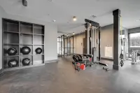 Chic Midtown Penthouse Escape - Pool, Gym, Patio with City Views