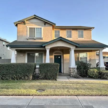 Discover Turlock charm near California State University