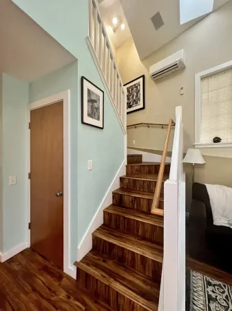 The Little Pink House ...a Lovely University Hideaway