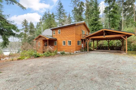 A-frame at Goss Lake