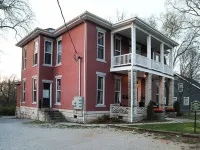 Historical Condo downtown BG! Hotels near The Crown Bowling Green