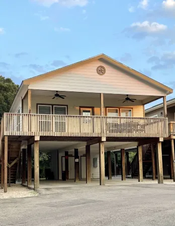 Guadalupe Getaway w 400' of Private Beach along River - 3bdr/3bath sleeps 10