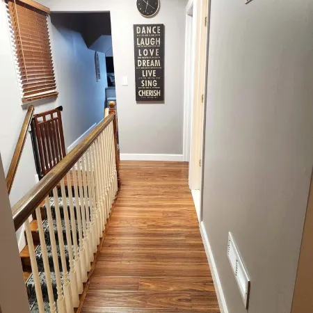 Cozy second floor unit in the heart of Downtown Charlevoix, 1BR / 1BA sleeps 4
