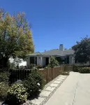 Limited Time Only Cozy Home in great location Universal City Overlook附近的飯店