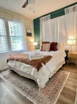 Quaint, PET-FRIENDLY cottage in downtown Bremen-games for the fam/full kitchen