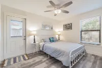 PARADISE ON THE PASS - 360 ROOFTOP WATER VIEWS OF JOHNS PASS Hotels near Madeira Beach