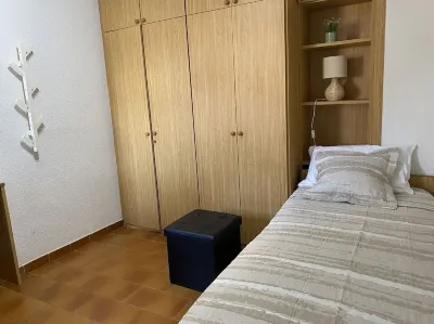 Ideally located 3-bedroom apartment with air conditioning and parking.