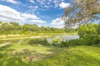 Cozy cottage on the Colorado Hotels in Columbus