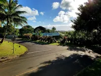 Evergreen Cottage @ Maui Adventure Villa