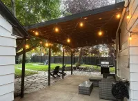 Luxury lower level , pet friendly, fully fenced yard
