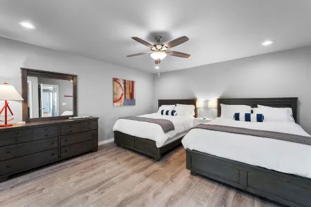 Lakeview Cottage home in Tan-Tar-A / Margaritaville Resort in Osage Beach. Отели в г. Осейдж Тауншип