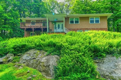 Charming Home in Cold Spring -18 mil or 30 mins drive to West Point 보그 브룩 유니크 에어리어 주변 호텔