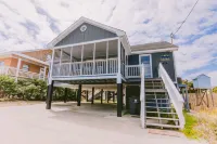 3 bedroom-2 bathroom Beach house in the heart of Garden City/Murrells Inlet Các khách sạn gần Frankie's Fancy's