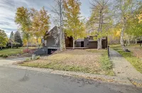 Townhome Steps from Lifts at PC Resort! Stylish 2Br/2BA +Loft, Deck, Mtn Views. Hotels in 