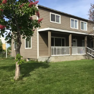 Home away from home. Clean and cozy 3 bedroom, 1 bath in Richland, WA