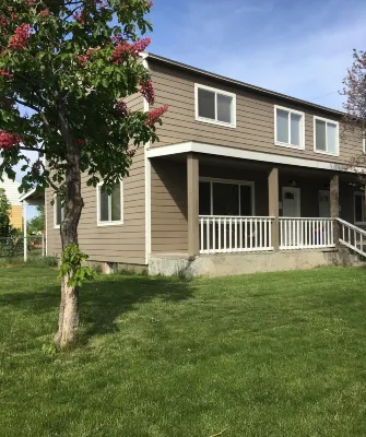 Home away from home. Clean and cozy 3 bedroom, 1 bath in Richland, WA Hotels near Howard Amon Park
