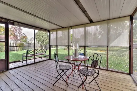 Beautiful 4 bedroom 2 full bathroom close to everything! Отели в г. Шампейн