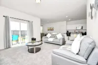 Exquisite 4-Bedroom Home in Katy with Pool Access