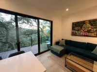 Modern Oasis in San Anselmo - Stunning Views & Ultimate Privacy