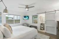Classic Seagrove Cottage One Block from 30A Beach Access
