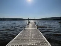 Camp on Akers Pond エロルのホテル