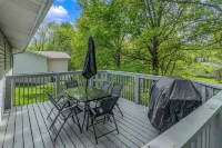 Centrally located, spacious 4 bdrm, on quiet Ct