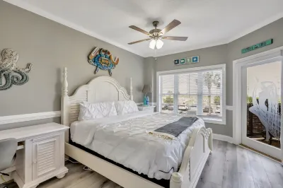 The SandPiper  - Ocean Front Condo