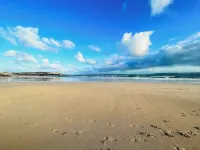 Bellevue - flat by the sea!
