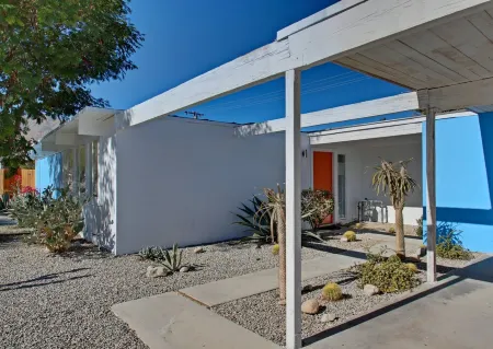 Mid-Century Modern Art Fabulous Отели рядом с достопримечательностью «Palm Springs Convention Center»