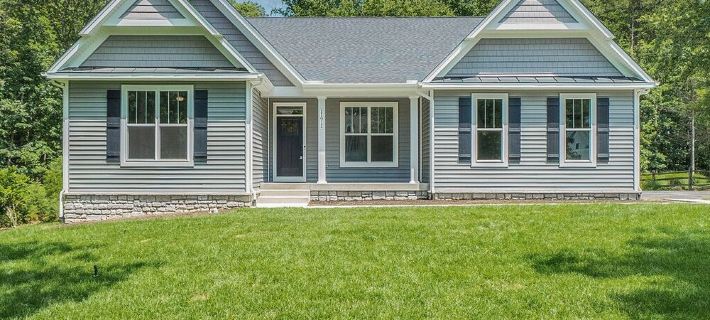 NEW June 2024 -LAKEFRONT 9 King Bedrooms/8 bath! Private Dock and Beach! 2 acres Hotels in Louisa County