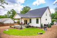 New Build! 5 Bedrooms & 3.5 Baths! 5 Minutes to Golf and the Village Hotels near Pinehurst Resort