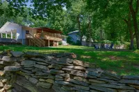Private Hilltop Retreat on Cozy 1+ Acres with Boat Parking