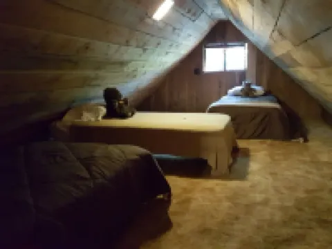 Seven Springs Cabin - Luna Chalet - Authentic, Pet Friendly Log Cabin Hotels in Donegal Township